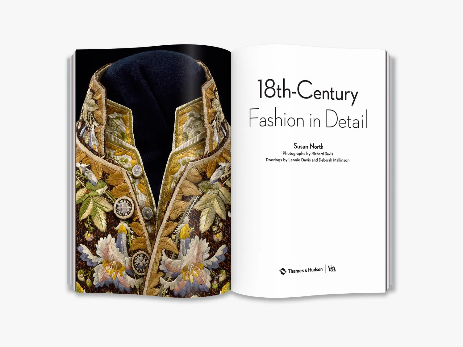 Thames & Hudson 18th-Century Fashion in Detail modebog