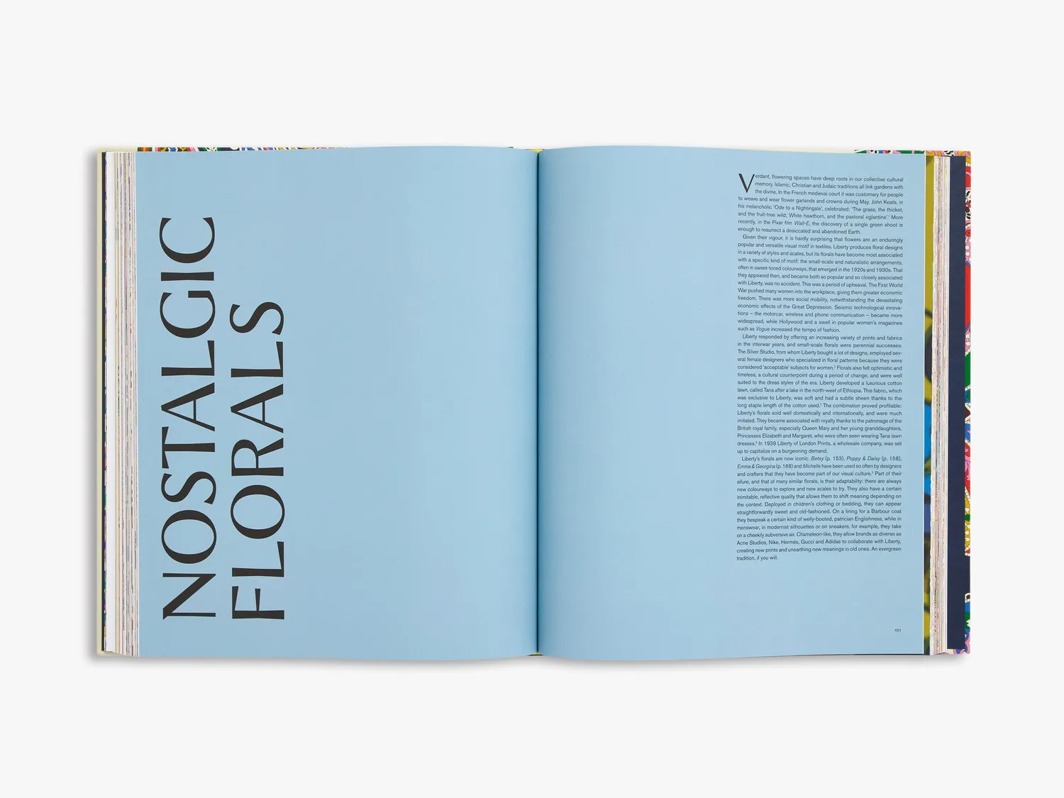 Thames & Hudson Liberty signeret bog 150 mønstre