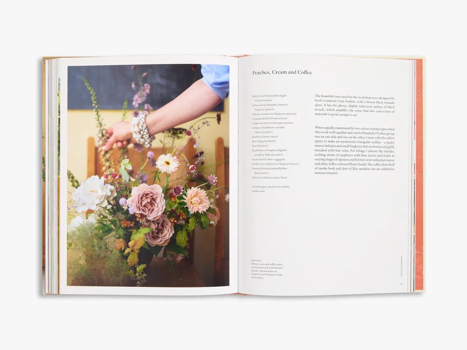 Thames & Hudson Naturalistic Flowers blomsterbog sæson