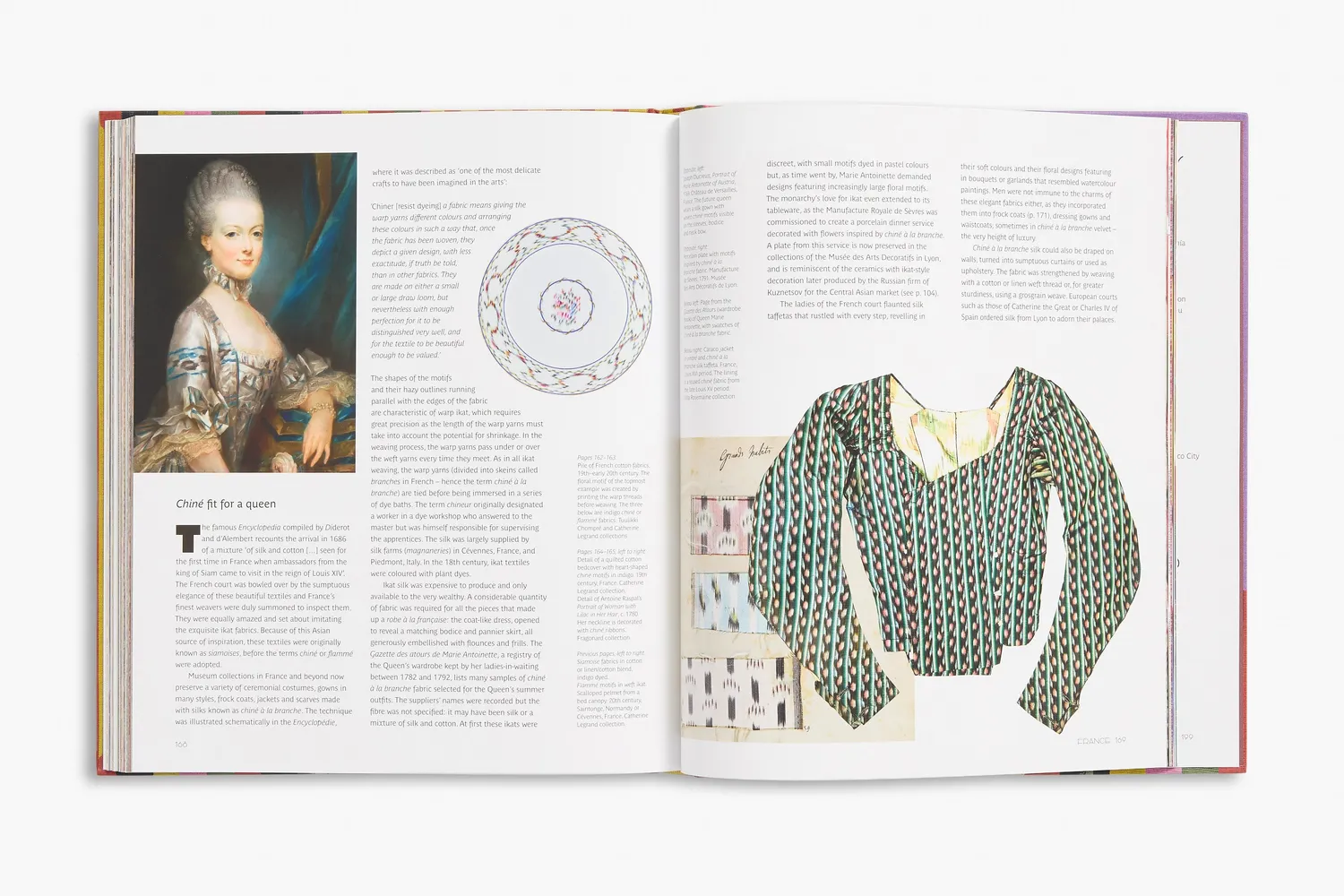 Thames & Hudson Ikat bog tekstiler vævning