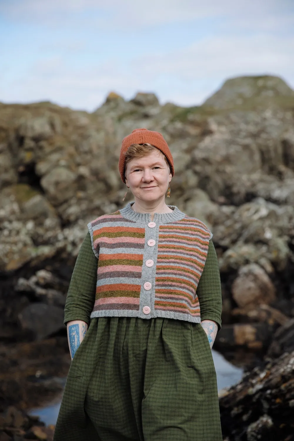 Laine Shetland Shades strikkebog indbundet engelsk veste
