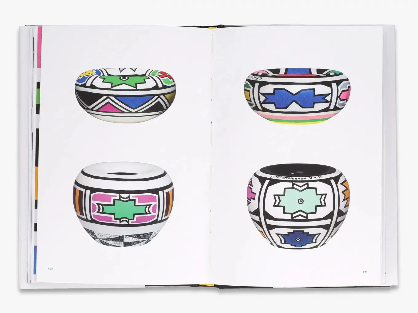 Thames & Hudson Esther Mahlangu kunstbog Ndebele