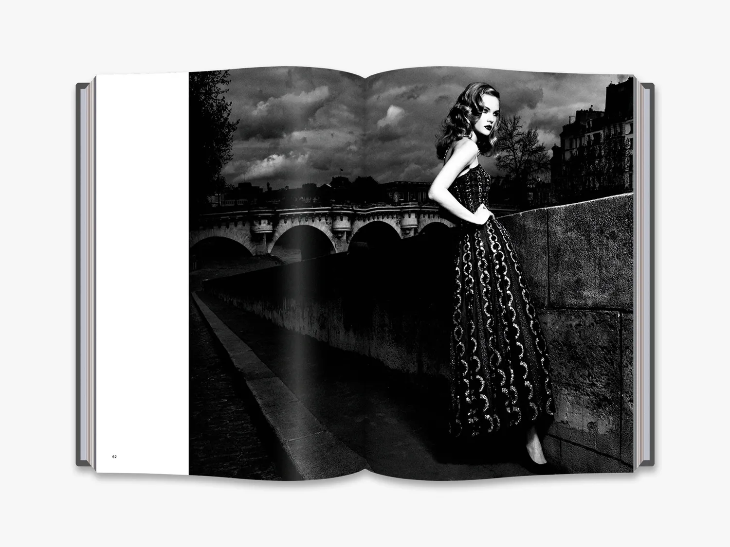 Thames & Hudson Dior modebog New Look silhuet