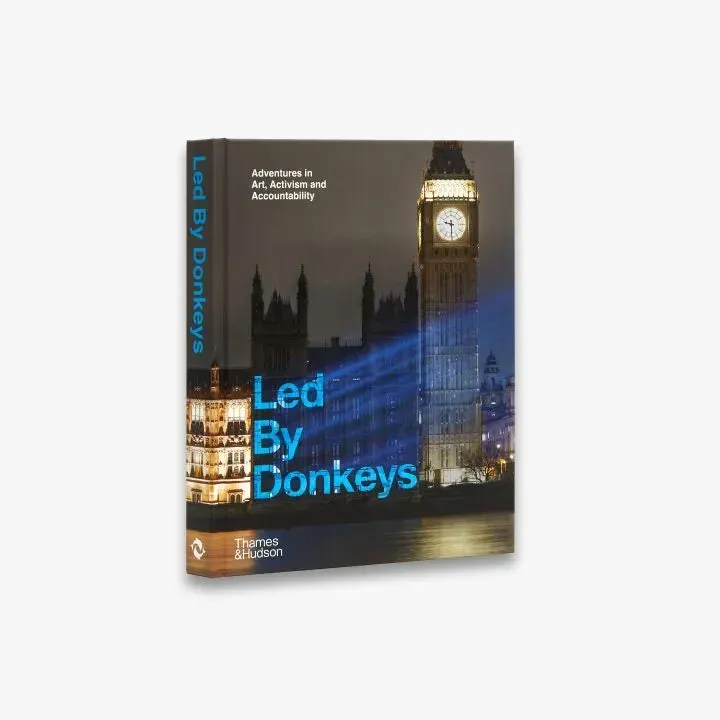 Thames & Hudson Led By Donkeys bog politik