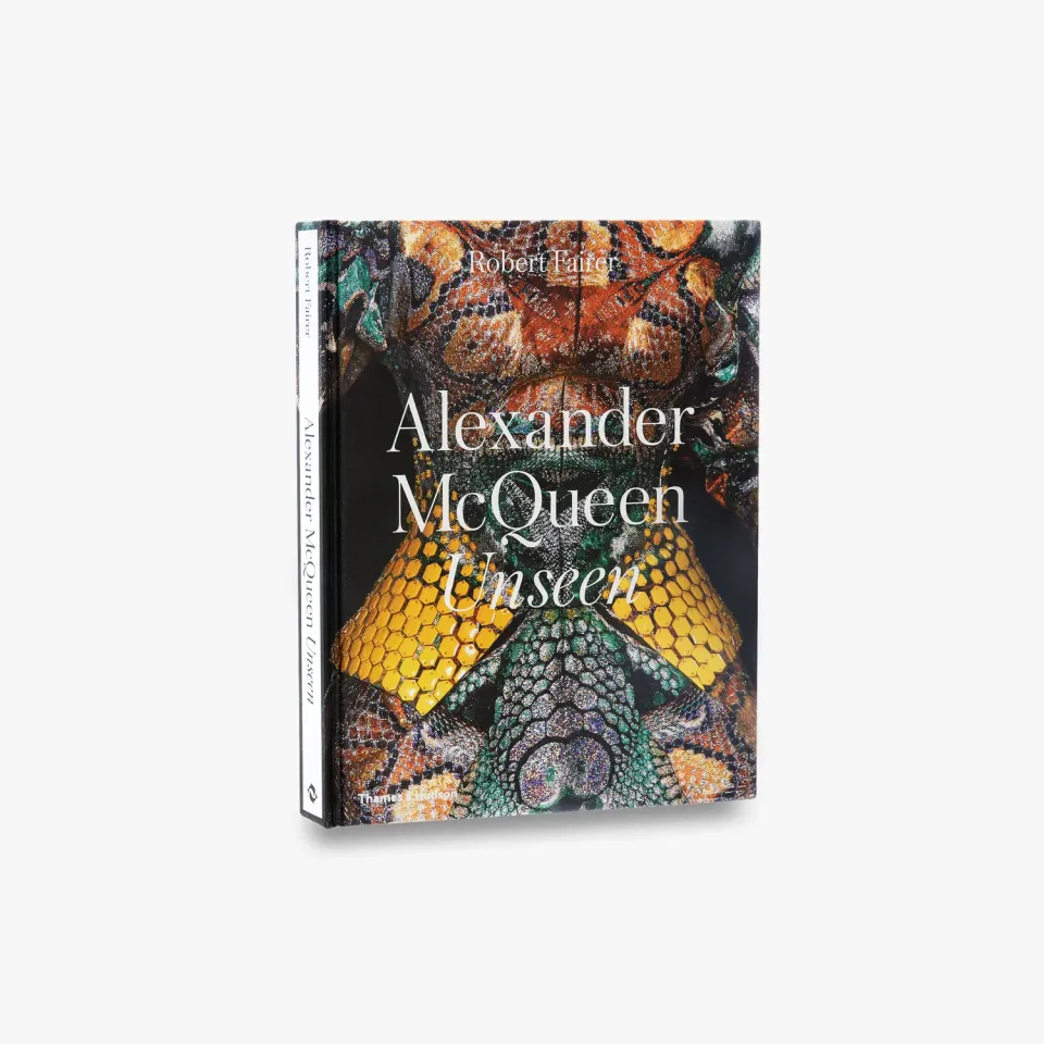 Thames & Hudson Alexander McQueen Unseen modebog