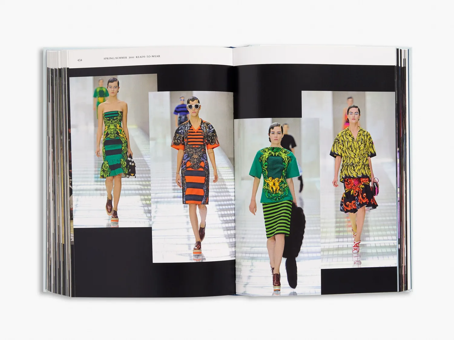 Thames & Hudson Catwalk Prada bog indbundet modekollektioner