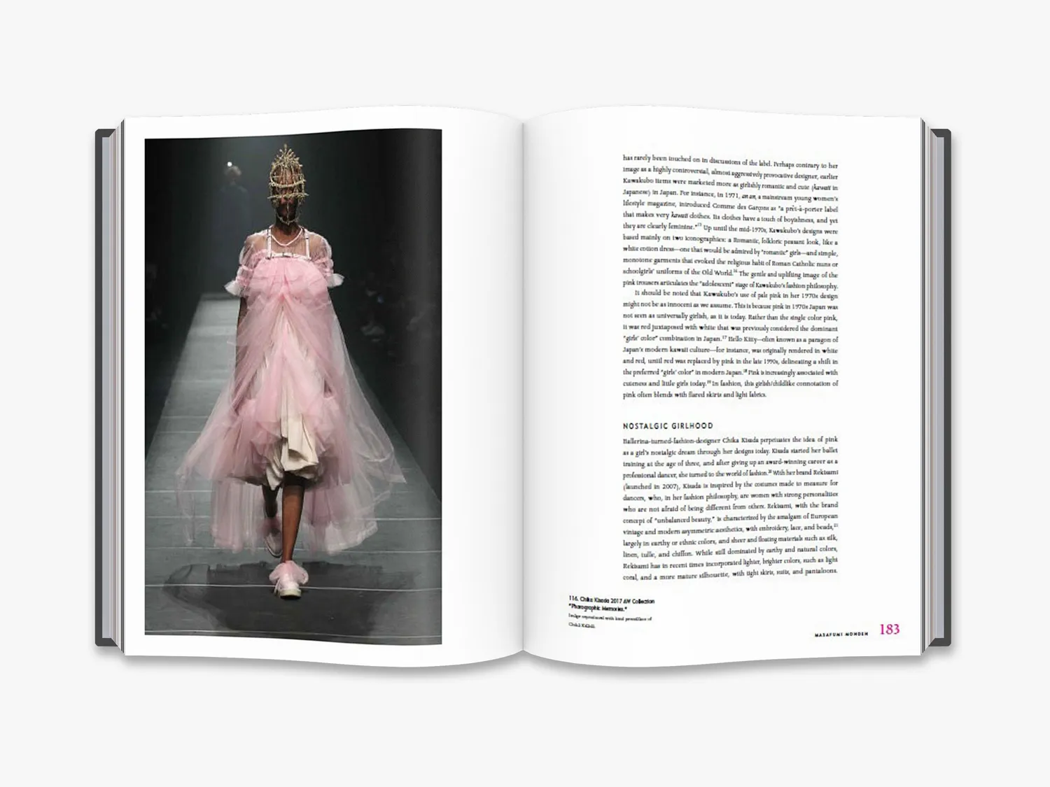 Thames & Hudson Pink punk pretty powerful modebog lyserød