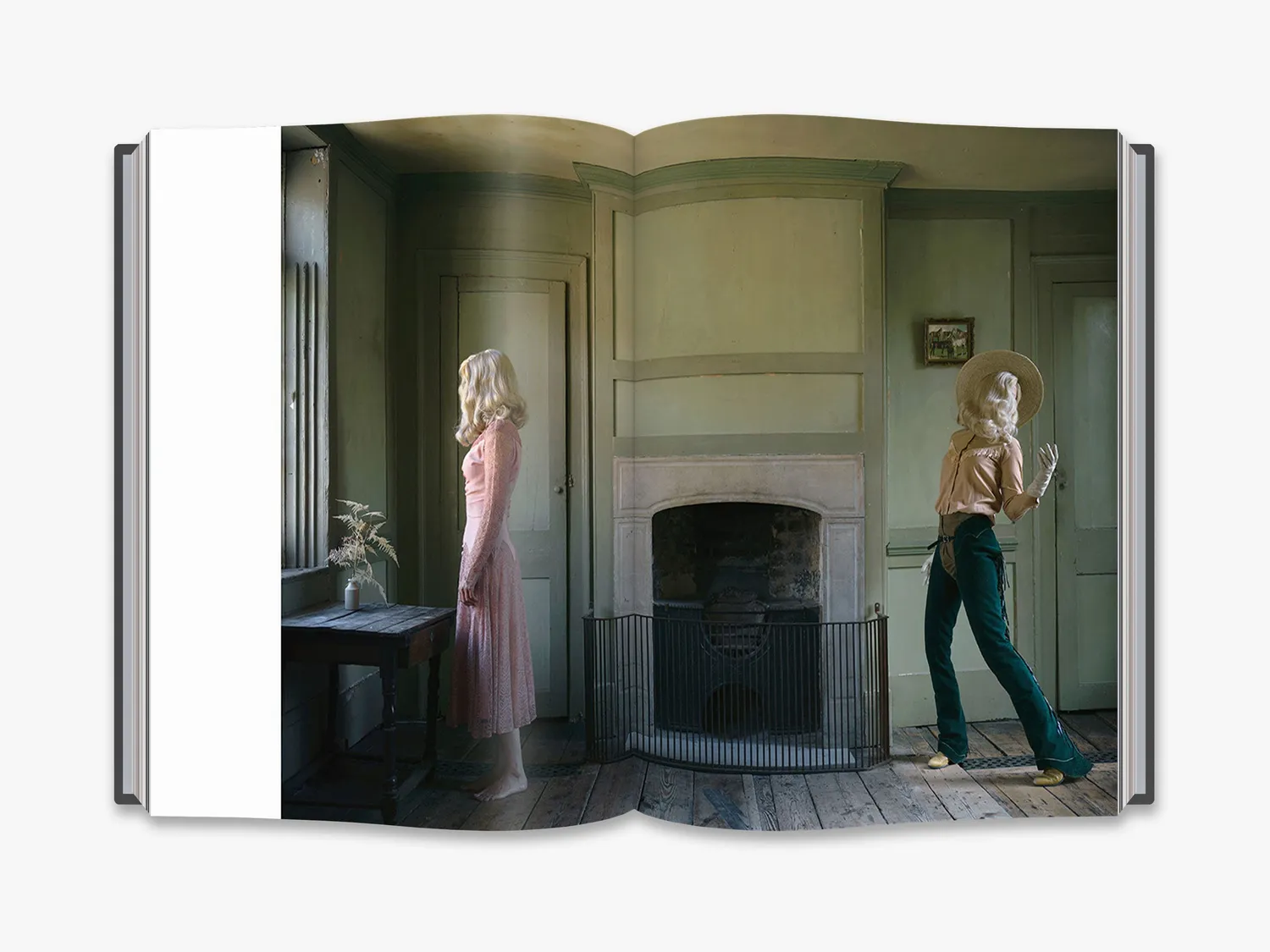 Thames & Hudson Anja Niemi In Character fotobog selvportræt
