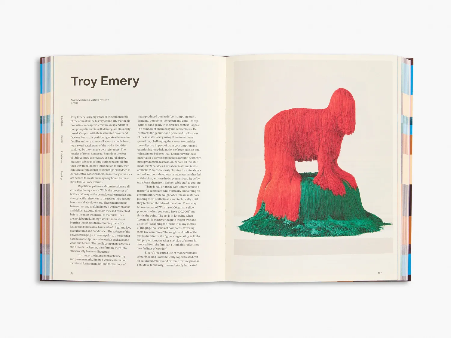 Thames & Hudson Textiles x Art bog – tekstilkunst