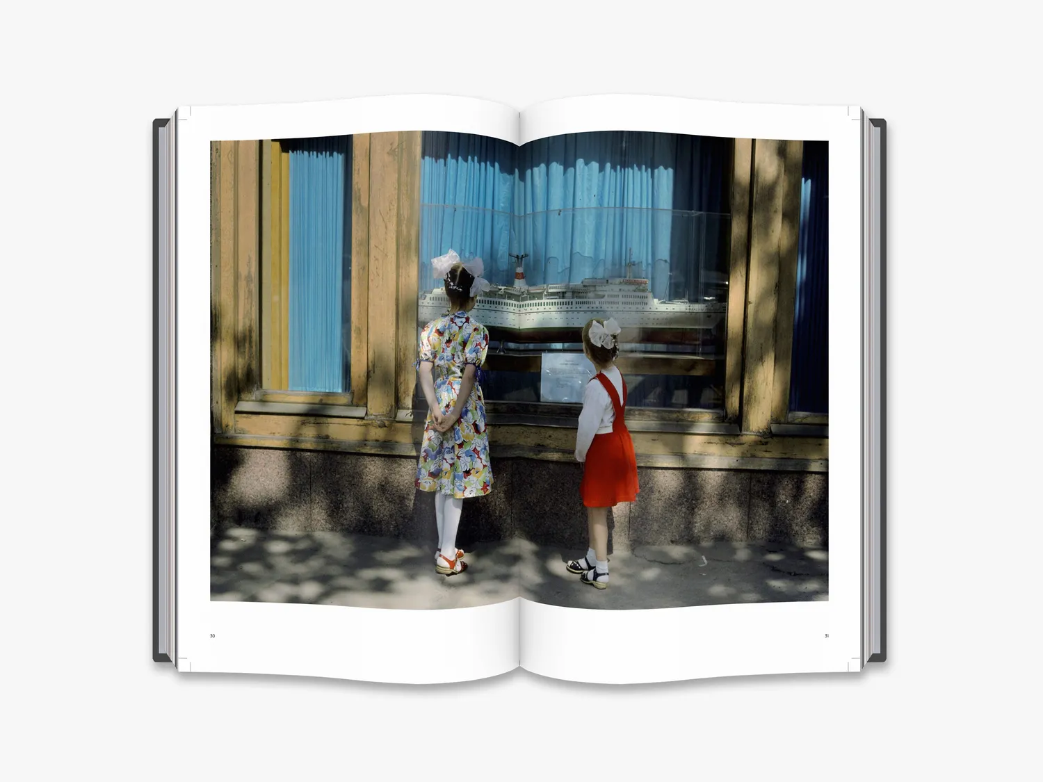 Thames & Hudson Harry Gruyaert East/West fotobog 2 bind