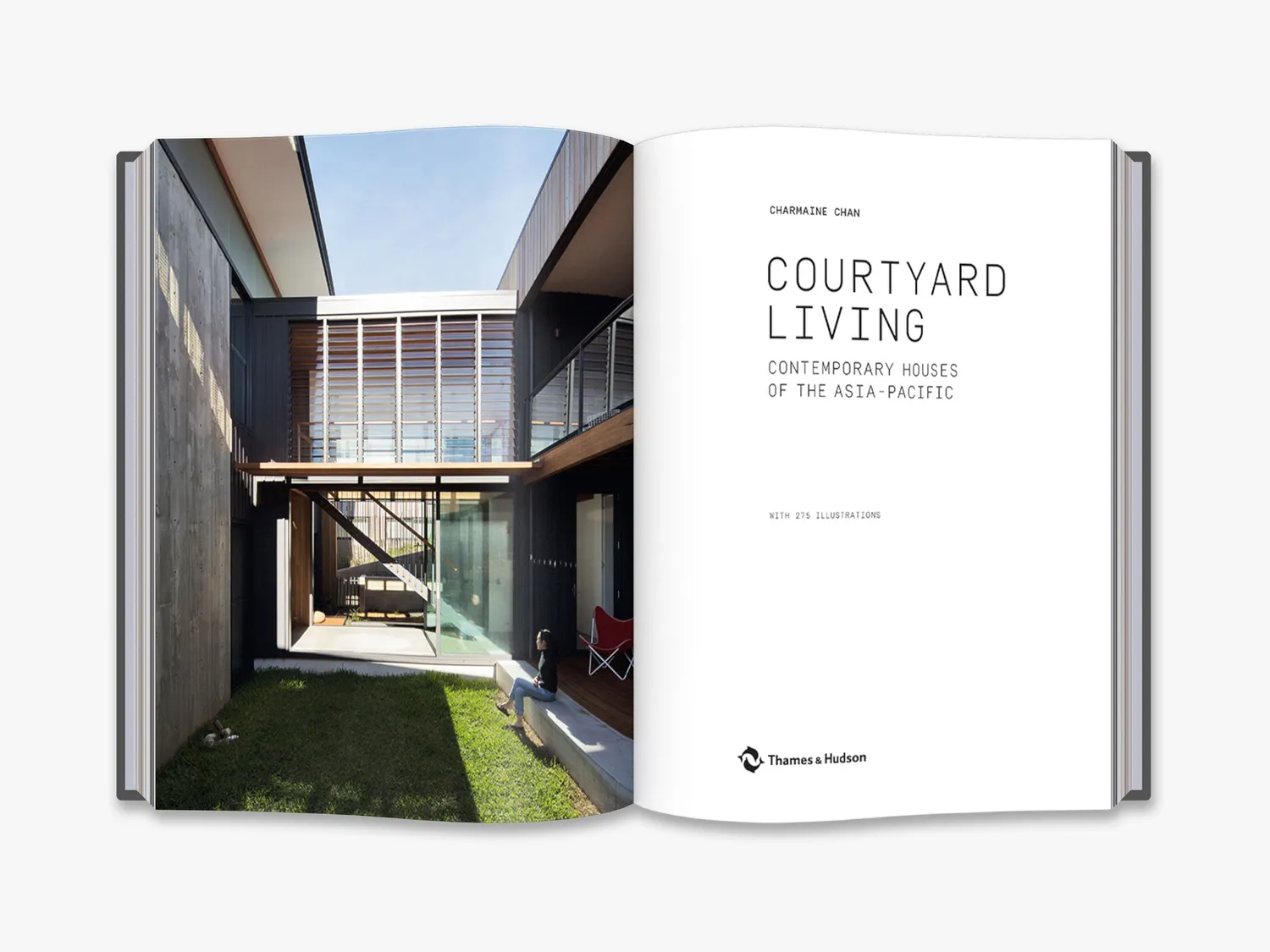 Thames & Hudson Courtyard Living arkitekturbog 25 huse