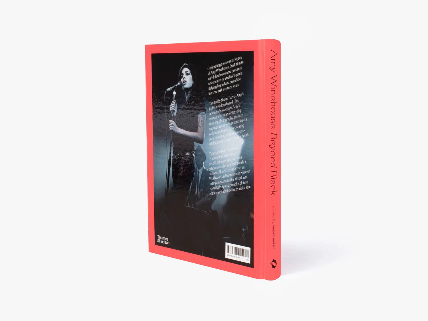 Thames & Hudson Amy Winehouse Beyond Black bog illustreret