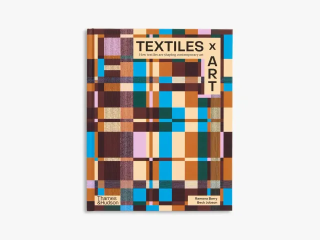 Thames & Hudson Textiles x Art bog – tekstilkunst