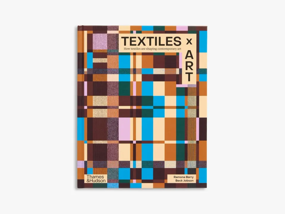 Thames & Hudson Textiles x Art bog – tekstilkunst